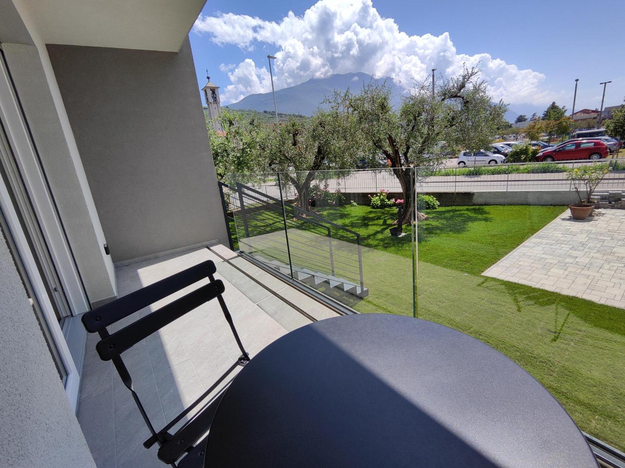 Appartamento Oasi Degli Ulivi Riva del Garda Esterno foto