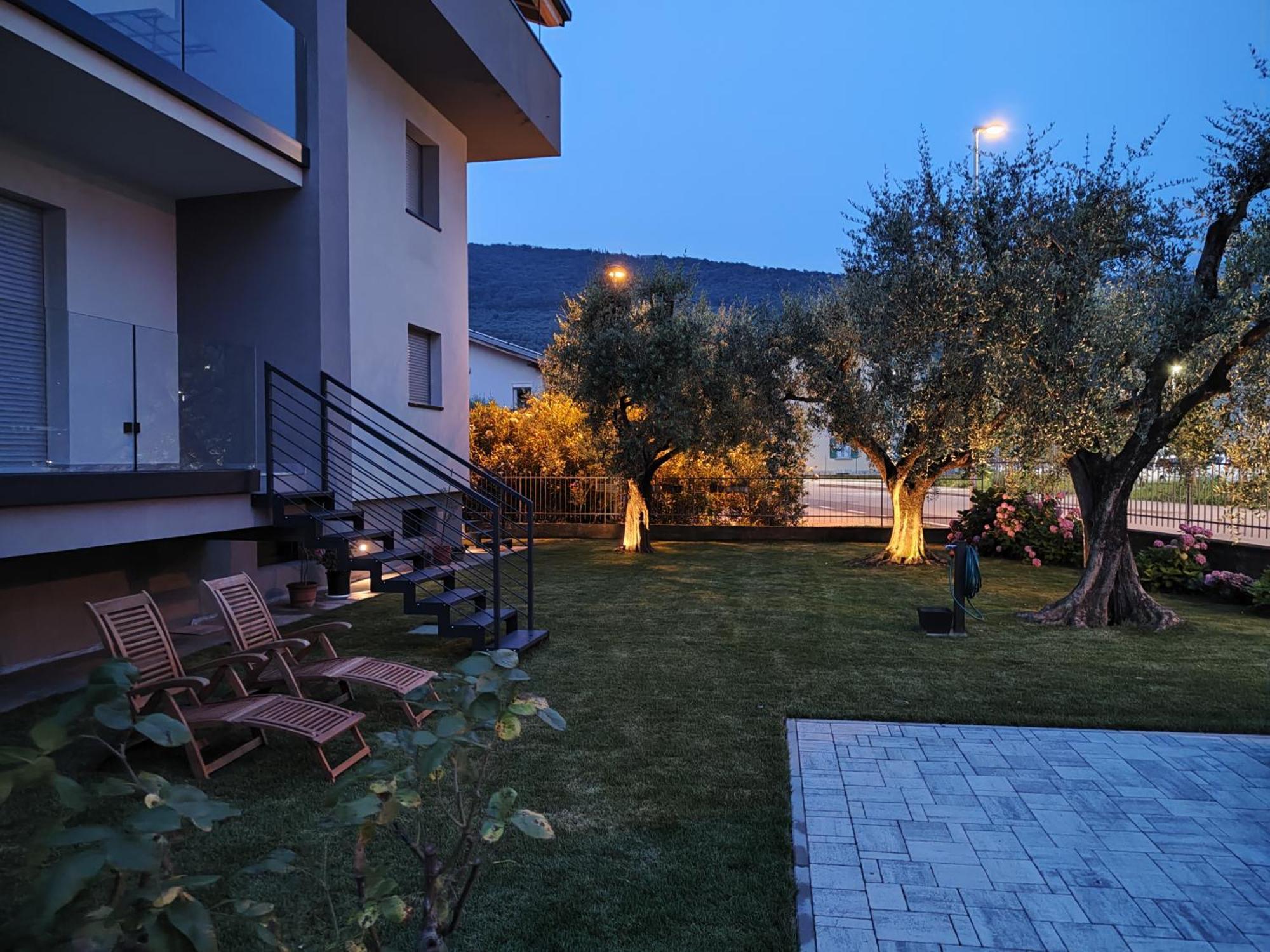 Appartamento Oasi Degli Ulivi Riva del Garda Esterno foto