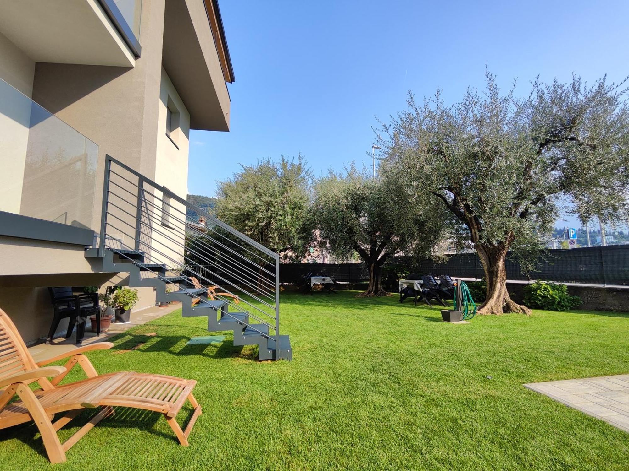Appartamento Oasi Degli Ulivi Riva del Garda Esterno foto